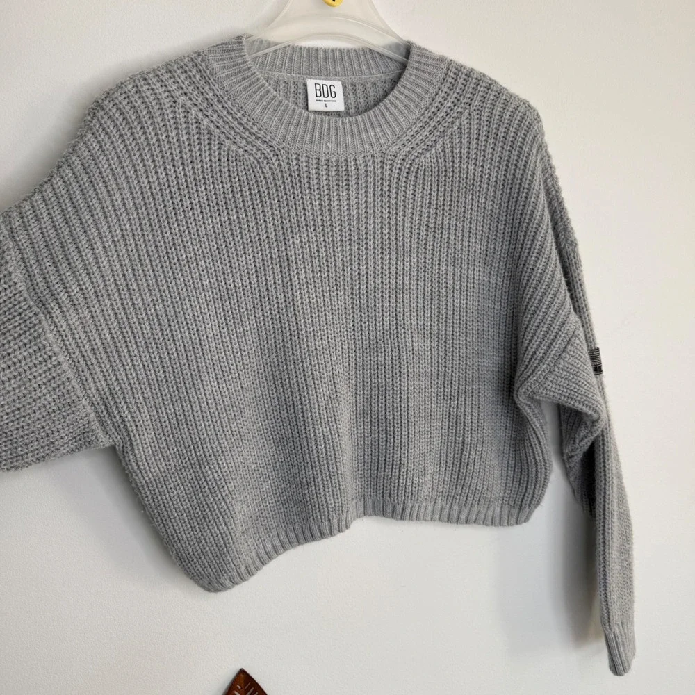 C30 BDG Urban Outfitters Sweater Womens Gray Cropped Ribbed Pullover Sexy Logo - Picture 3 of 6